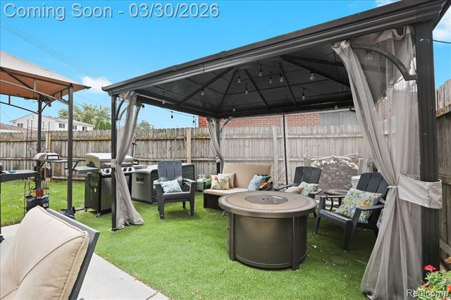 8346 Hillcrest Boulevard, Westland, MI 48185