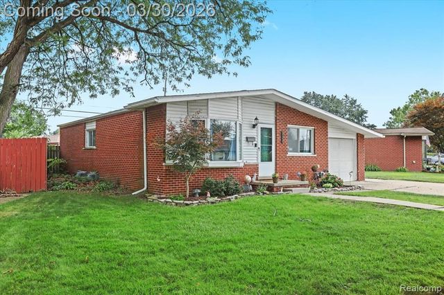 8346 Hillcrest Boulevard, Westland, MI 48185