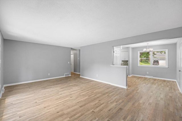 8941 48th Avenue N, New Hope, MN 55428