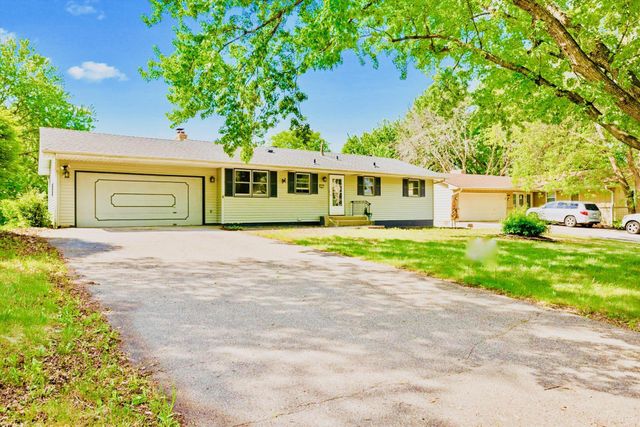 8941 48th Avenue N, New Hope, MN 55428