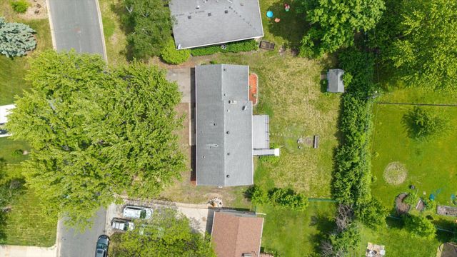 8941 48th Avenue N, New Hope, MN 55428