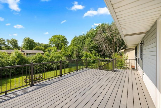 8941 48th Avenue N, New Hope, MN 55428