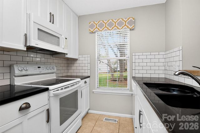 8240 Circle Tree Lane, Charlotte, NC 28277