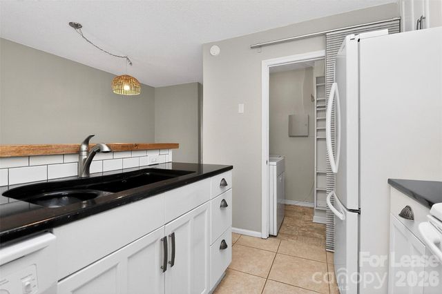 8240 Circle Tree Lane, Charlotte, NC 28277