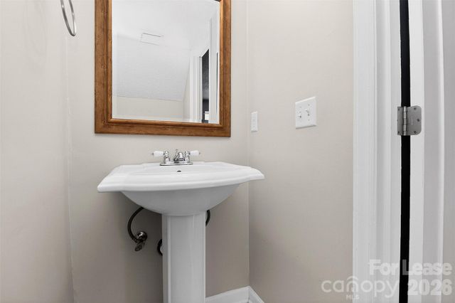 8240 Circle Tree Lane, Charlotte, NC 28277