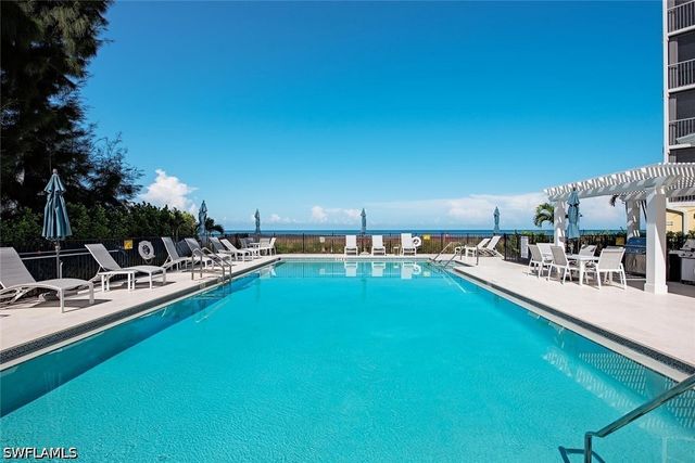 3483 Gulf Shore BLVD N 104, Naples, FL 34103