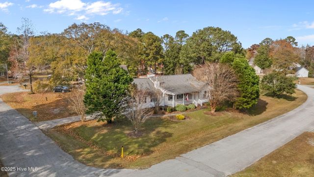 1001 Briarhill Court, New Bern, NC 28562