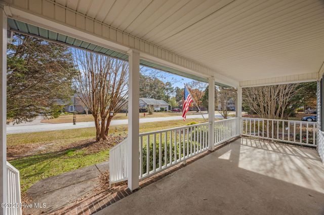 1001 Briarhill Court, New Bern, NC 28562