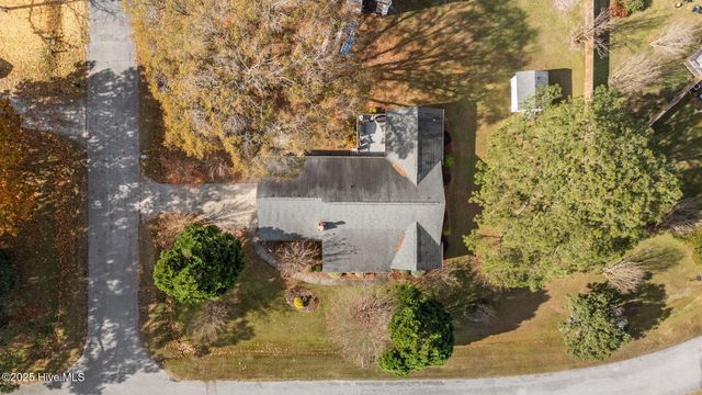 1001 Briarhill Court, New Bern, NC 28562
