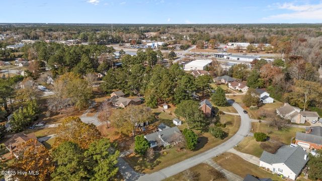 1001 Briarhill Court, New Bern, NC 28562