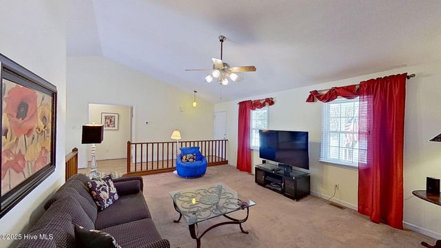 1001 Briarhill Court, New Bern, NC 28562