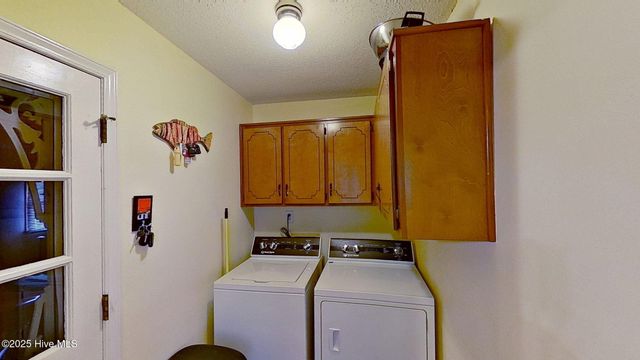 1001 Briarhill Court, New Bern, NC 28562