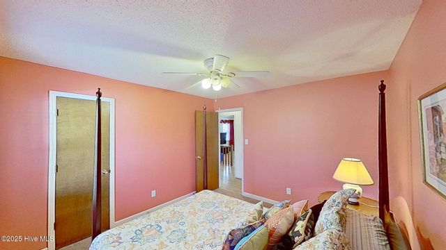 1001 Briarhill Court, New Bern, NC 28562