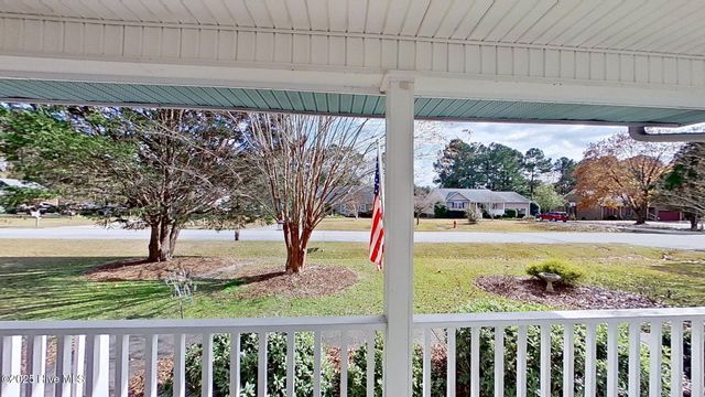 1001 Briarhill Court, New Bern, NC 28562