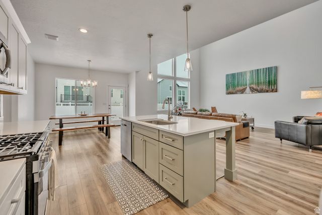 13568 S WATTS LN, Riverton, UT 84065