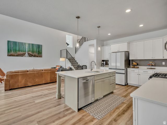 13568 S WATTS LN, Riverton, UT 84065