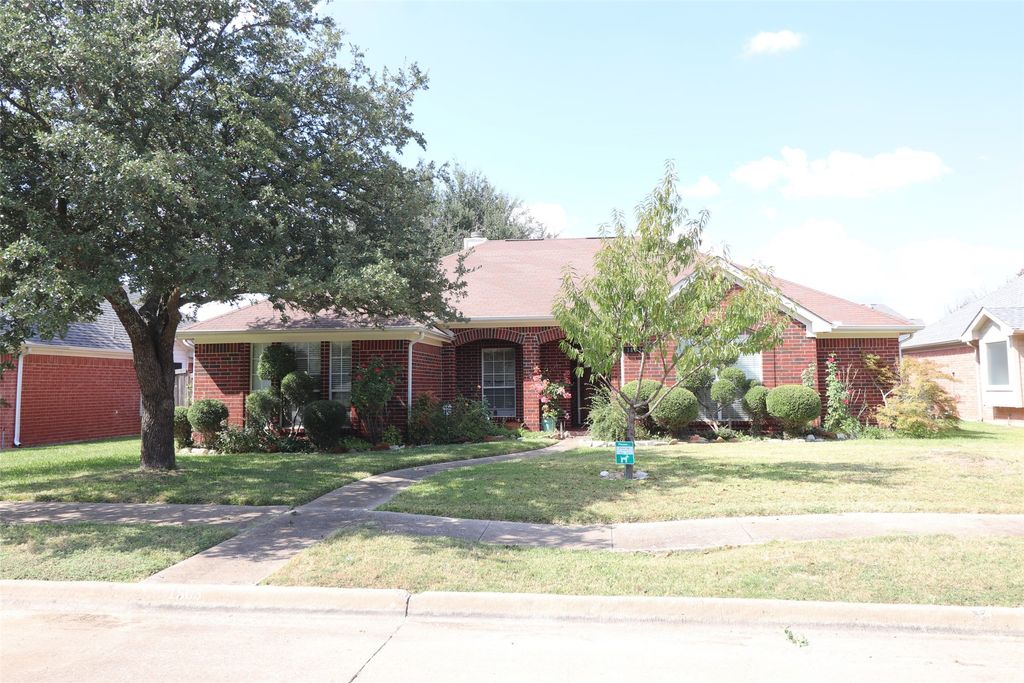 1805 Pecan View Drive, Garland, TX 75040