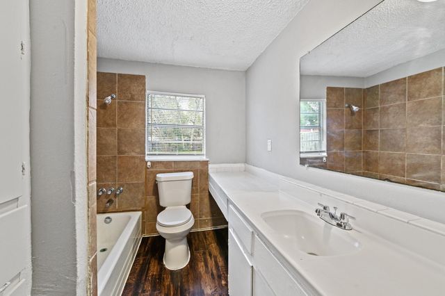 3421 3rd Avenue N, Texas City, TX 77590