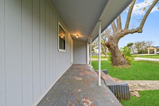 3421 3rd Avenue N, Texas City, TX 77590