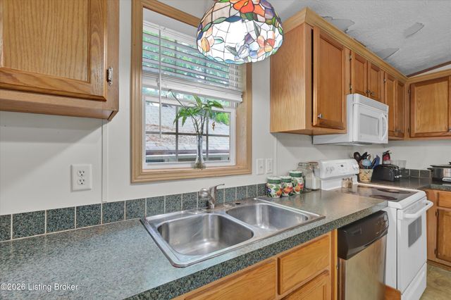 4209 Clark St, Louisville, KY 40213
