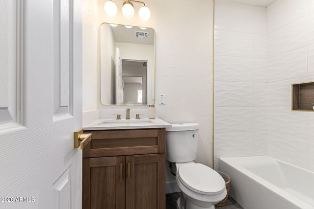 2122 W DAHLIA Drive, Phoenix, AZ 85029