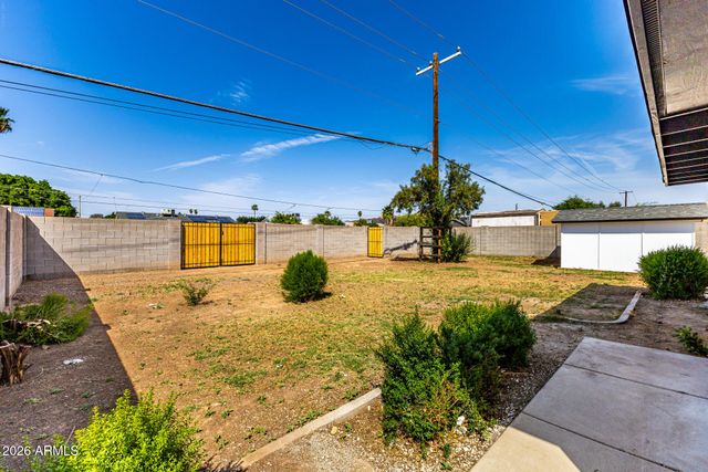 2122 W DAHLIA Drive, Phoenix, AZ 85029