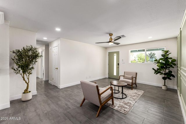 2122 W DAHLIA Drive, Phoenix, AZ 85029