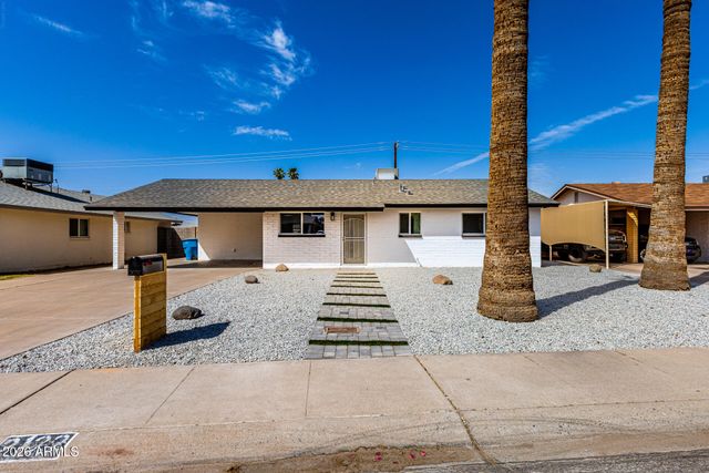 2122 W DAHLIA Drive, Phoenix, AZ 85029