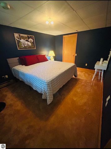 10027 E Grandview Court, Traverse City, MI 49684