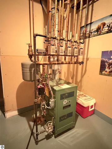 10027 E Grandview Court, Traverse City, MI 49684