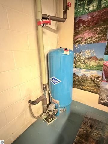 10027 E Grandview Court, Traverse City, MI 49684