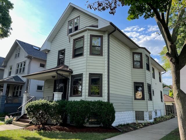 5059 W Argyle Street, Chicago, IL 60630