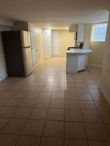 5059 W Argyle Street, Chicago, IL 60630