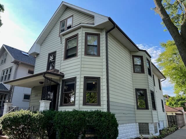 5059 W Argyle Street, Chicago, IL 60630