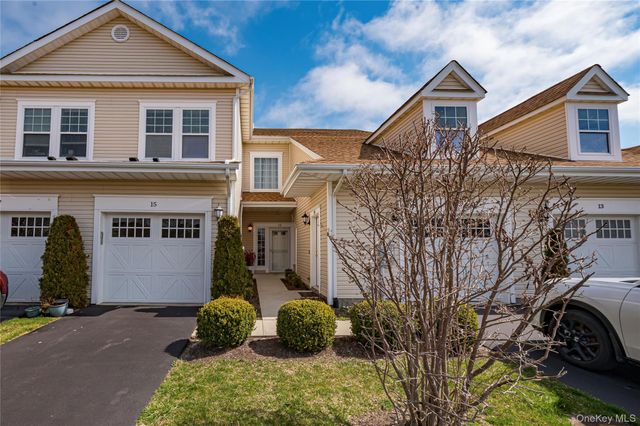 15 Cricket Court, Shirley, NY 11967