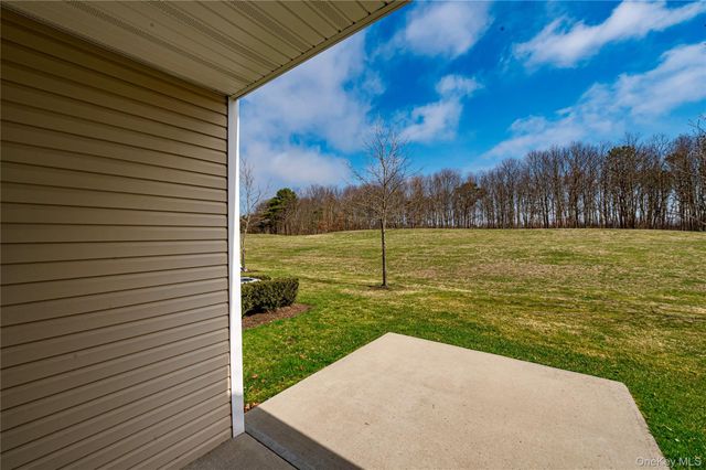 15 Cricket Court, Shirley, NY 11967