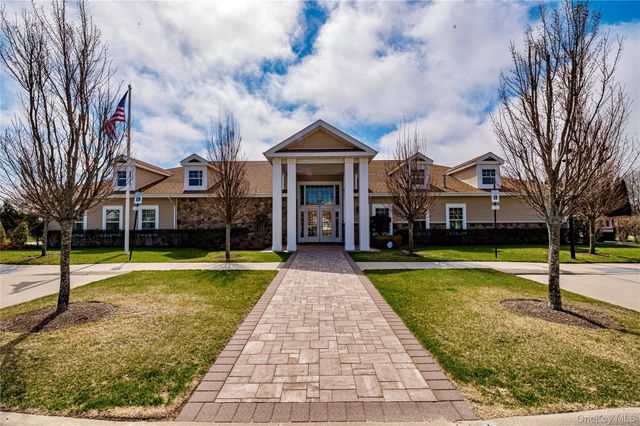 15 Cricket Court, Shirley, NY 11967
