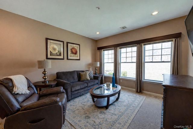 15 Cricket Court, Shirley, NY 11967