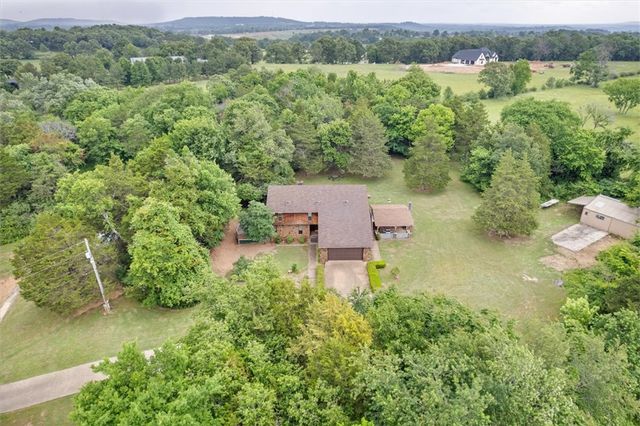 4148 N Hungate Lane, Fayetteville, AR 72703