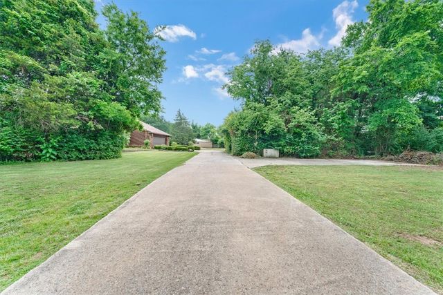 4148 N Hungate Lane, Fayetteville, AR 72703