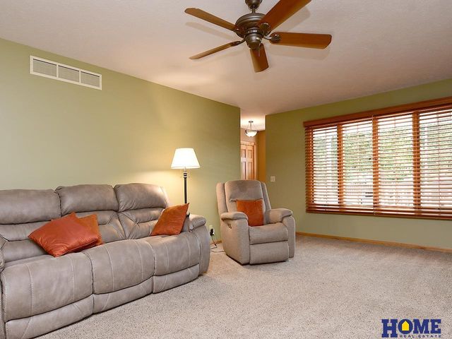 7211 Woody Creek Lane, Lincoln, NE 68516