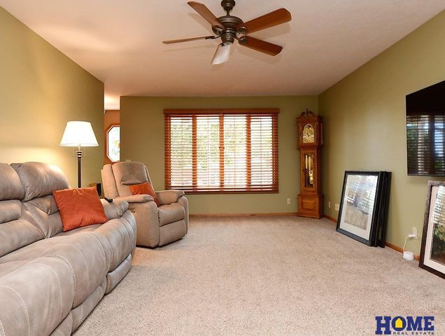 7211 Woody Creek Lane, Lincoln, NE 68516