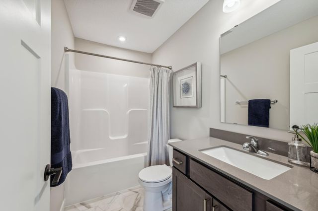 1315 Woods Road NE, Isanti, MN 55040