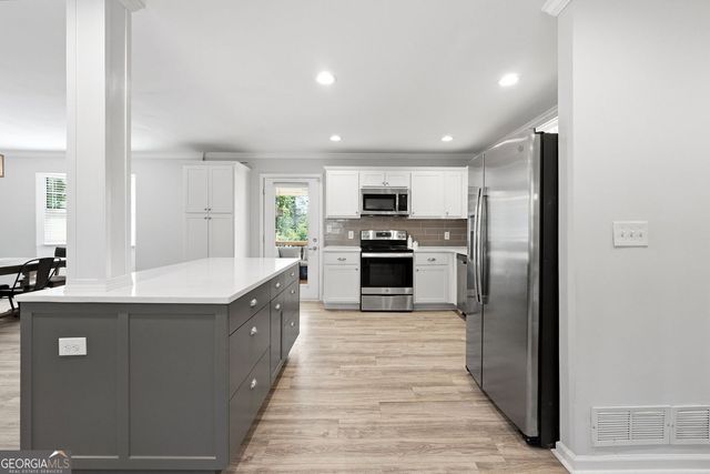 4400 Twin Creek Drive NE, Kennesaw, GA 30144