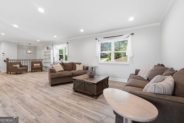 4400 Twin Creek Drive NE, Kennesaw, GA 30144