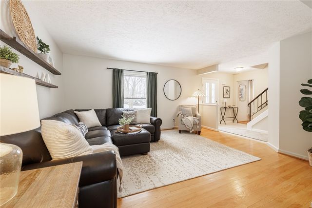 734 Eastwood Circle, Webster, NY 14580