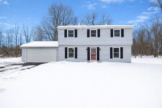734 Eastwood Circle, Webster, NY 14580