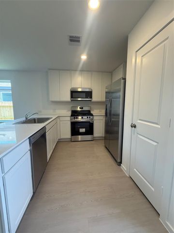 1646 Golden Iris Drive, Crosby, TX 77532