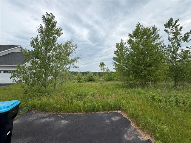 67 Kings Mill Ct, Penfield, NY 14526