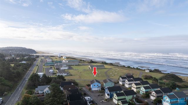 24 Darien Lane, Pacific Beach, WA 98571